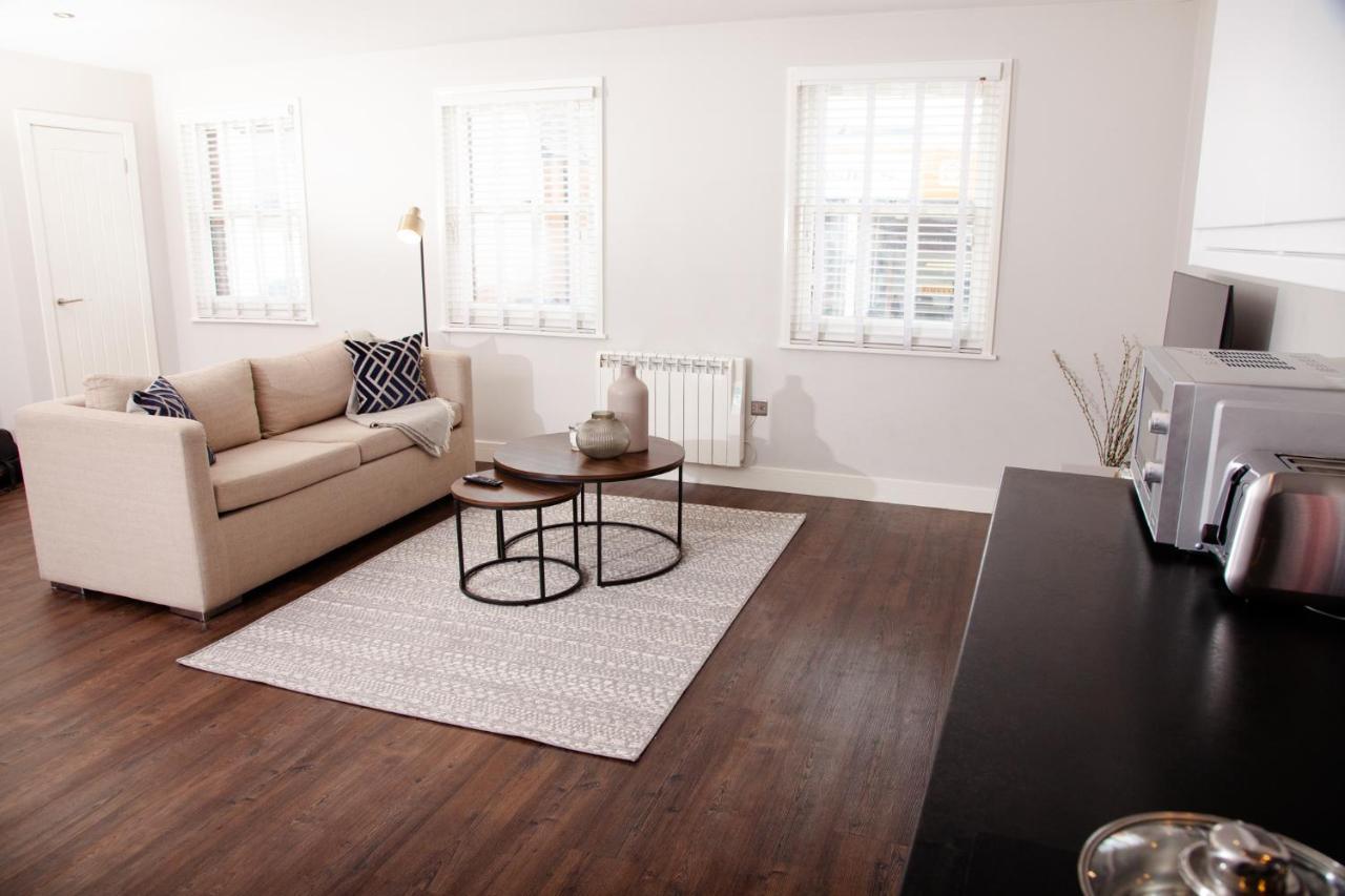 High Life Serviced Apartments - Old Town Суиндон Экстерьер фото