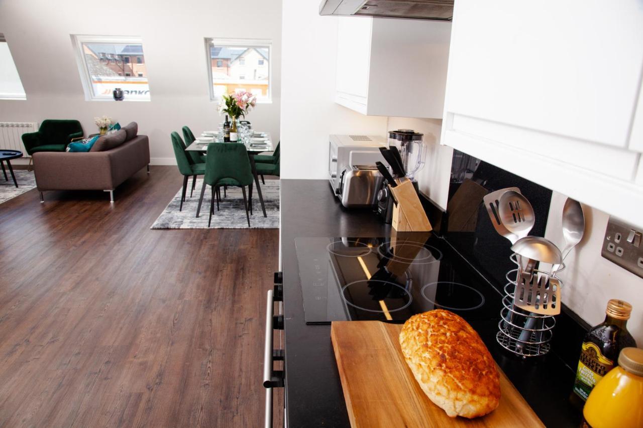 High Life Serviced Apartments - Old Town Суиндон Экстерьер фото